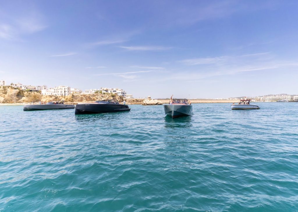 Everything is Possible – Large-Scale Yacht Cruise to Formentera